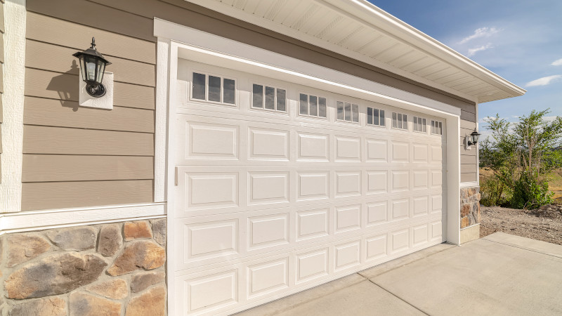 Three Tips for Hiring a Good Garage Door Company