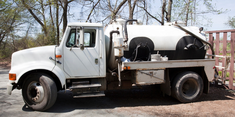 4 Reasons to Hire a Professional for Septic Tank Pumping