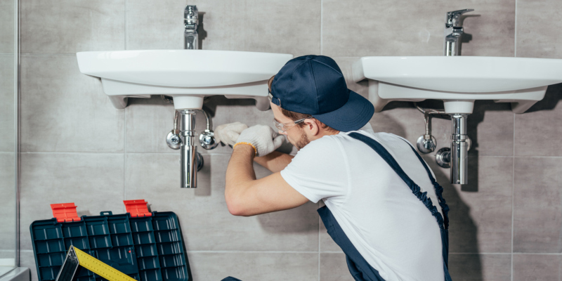 professional plumbers are experienced and trained