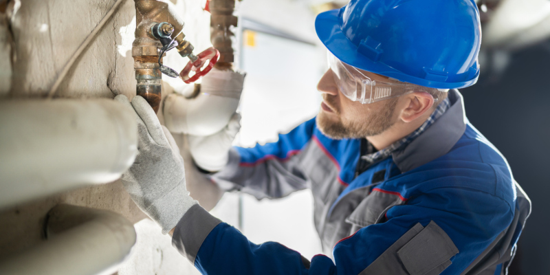 4 Tips to Use in Finding A Great Commercial Plumber