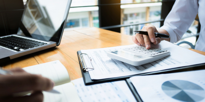 4 Ways Hiring Accounting & Bookkeeping Services Benefits Your Small Business