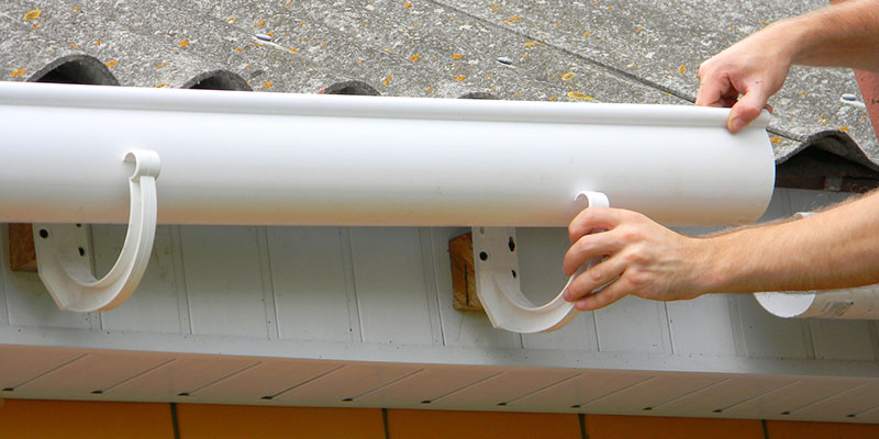The Pros and Cons of 5 Different Gutter Materials