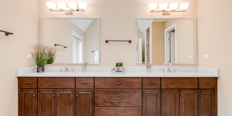 3 Benefits of Bathroom Cabinet Refinishing