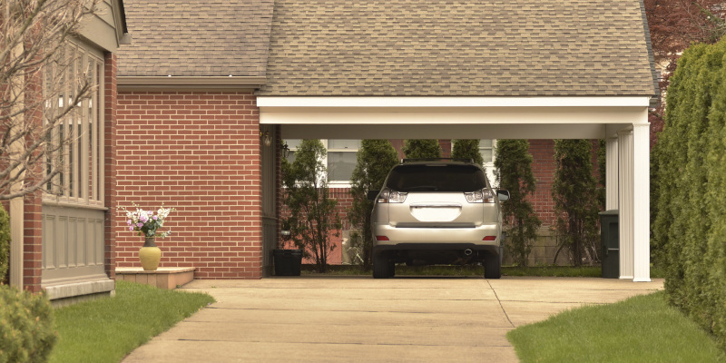 Common Signs That It's Time for Professional Garage Door Repair